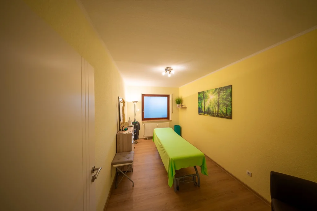 Heller Praxisraum im PhysioTeam HB in Bad Fallingbostel.