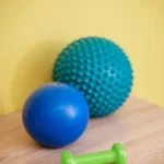 Verschiedene Therapiebälle für Koordinationsübungen im PhysioTeam HB in Bad Fallingbostel.